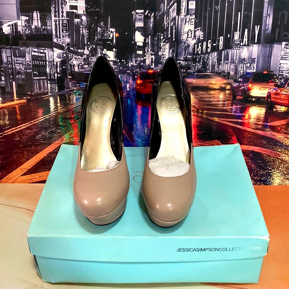 Lovely 🤩 Jessica Simpson Platform Pumps Fawn/Black. 💃🏼